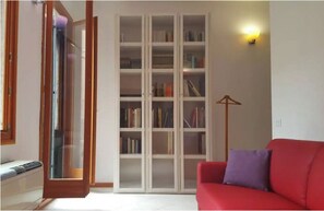 Fernseher, DVD-Player, Stereoanlage