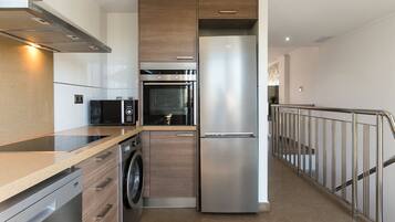 冰箱、微波炉、烤箱、洗碗机