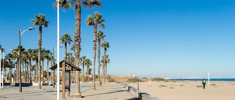 Una spiaggia nelle vicinanze