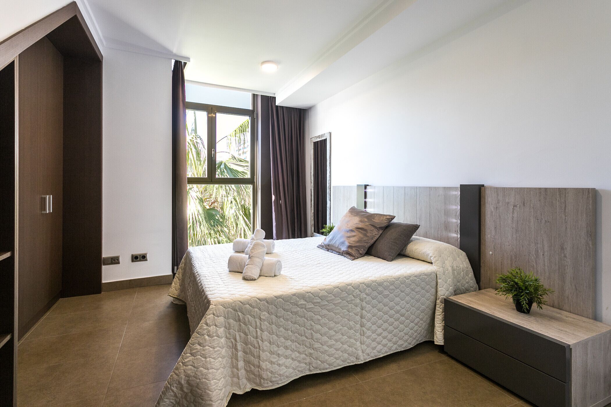 2 chambres, fer et planche à repasser, Wi-Fi gratuit, draps fournis