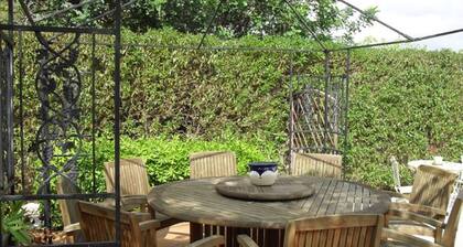 8 PERSONS WITH PRIVATE POOL OUTSIDE BBQ ALL VERY LUXURIOUS.