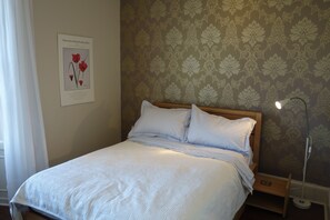 1 quarto, ferros/tábuas de passar roupa, acesso à internet