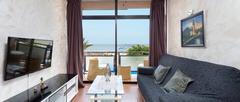 Télévision à écran plat