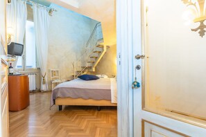 3 bedrooms, iron/ironing board, travel cot, free WiFi