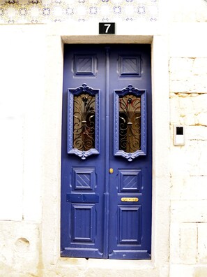 Exterior detail - Renovated apartment with private exterior in the center of Setúbal (Setúbal)