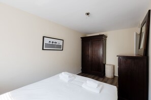 1 bedroom, iron/ironing board, Internet, bed sheets