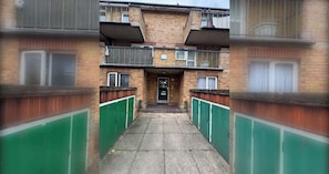 Exterior - Bright 1 BDR Apartment with Private Terrace (London)