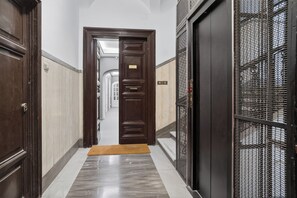 Interior - TreasureRome - Spanish Steps Family Home (Roma)