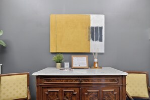 Interior - TreasureRome - Spanish Steps Family Home (Roma)