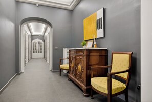 Interior - TreasureRome - Spanish Steps Family Home (Roma)