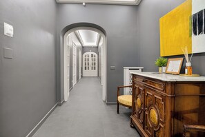 Interior - TreasureRome - Spanish Steps Family Home (Roma)