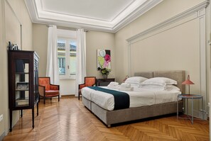 4 bedrooms, iron/ironing board, WiFi, bed sheets - TreasureRome - Spanish Steps Family Home (Roma)