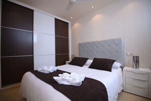 2 Schlafzimmer, Zimmersafe, Bügeleisen/Bügelbrett, Reisekinderbett