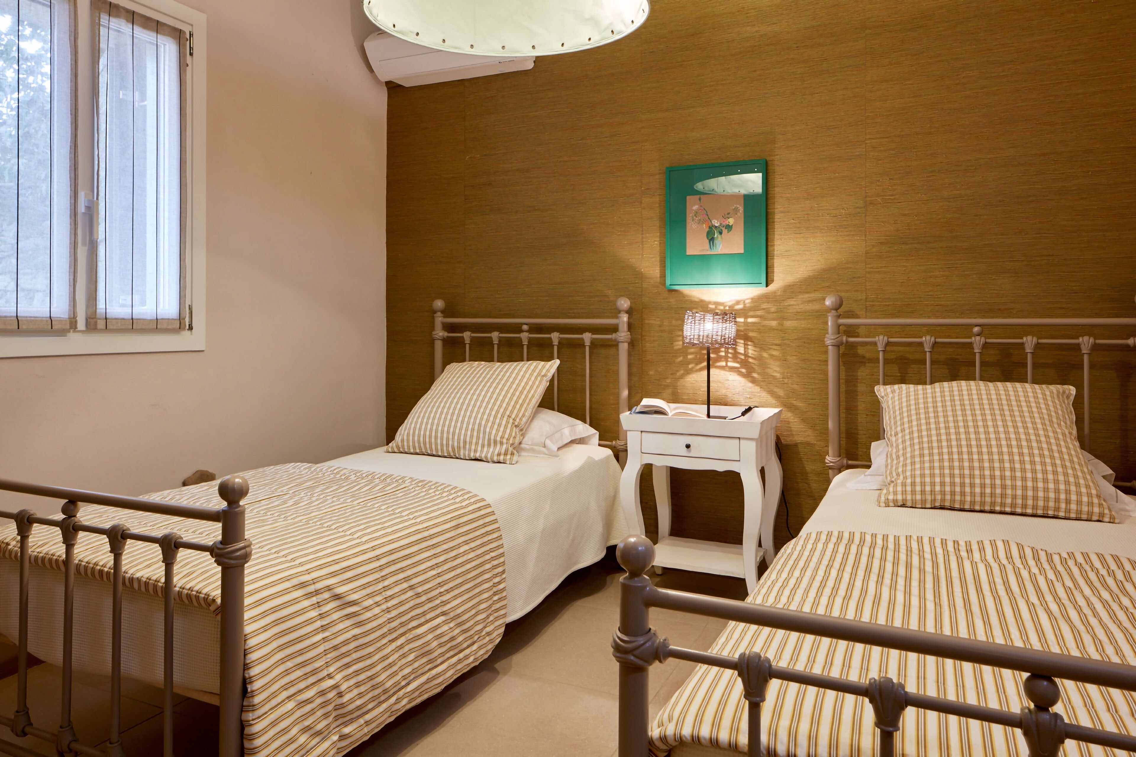2 chambres, fer et planche à repasser, lit parapluie, Wi-Fi gratuit