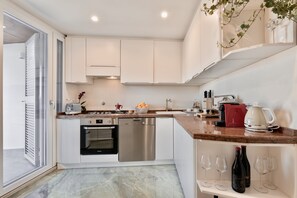 Fridge, microwave, oven, stovetop - Atticus Luxury Penthouse with Stunning Terrace  (Roma)