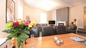 Dining - Holgate Premier Apartment (York)