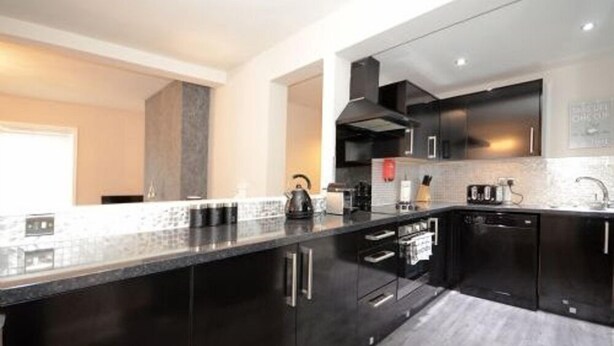 Holgate Premier Apartment | Private kitchen - Holgate Premier Apartment (York)