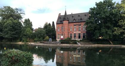 ZAVENTEM BRUSSELS AIRPORT APARTMENT 3 (15 min walk to Airport:LAKESIDE;CITYBUS