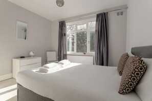 2 dormitorios, tabla de planchar con plancha, wifi y ropa de cama