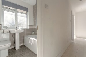 Bañera y secador de pelo