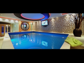 Piscine couverte, piscine extérieure