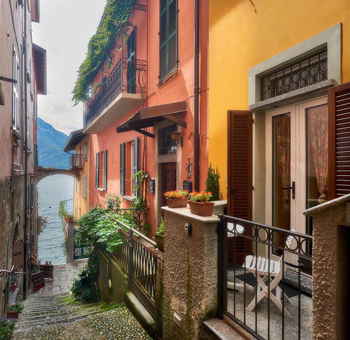 "ANNINA'S HOUSE" Varenna center, lake COMO beautiful as written by Rick