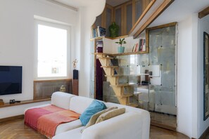 تلفزيون ذكي، مشغل دي في دي، كُتُب، ستيريو