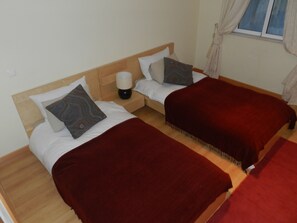 2 bedrooms, iron/ironing board, Internet, bed sheets
