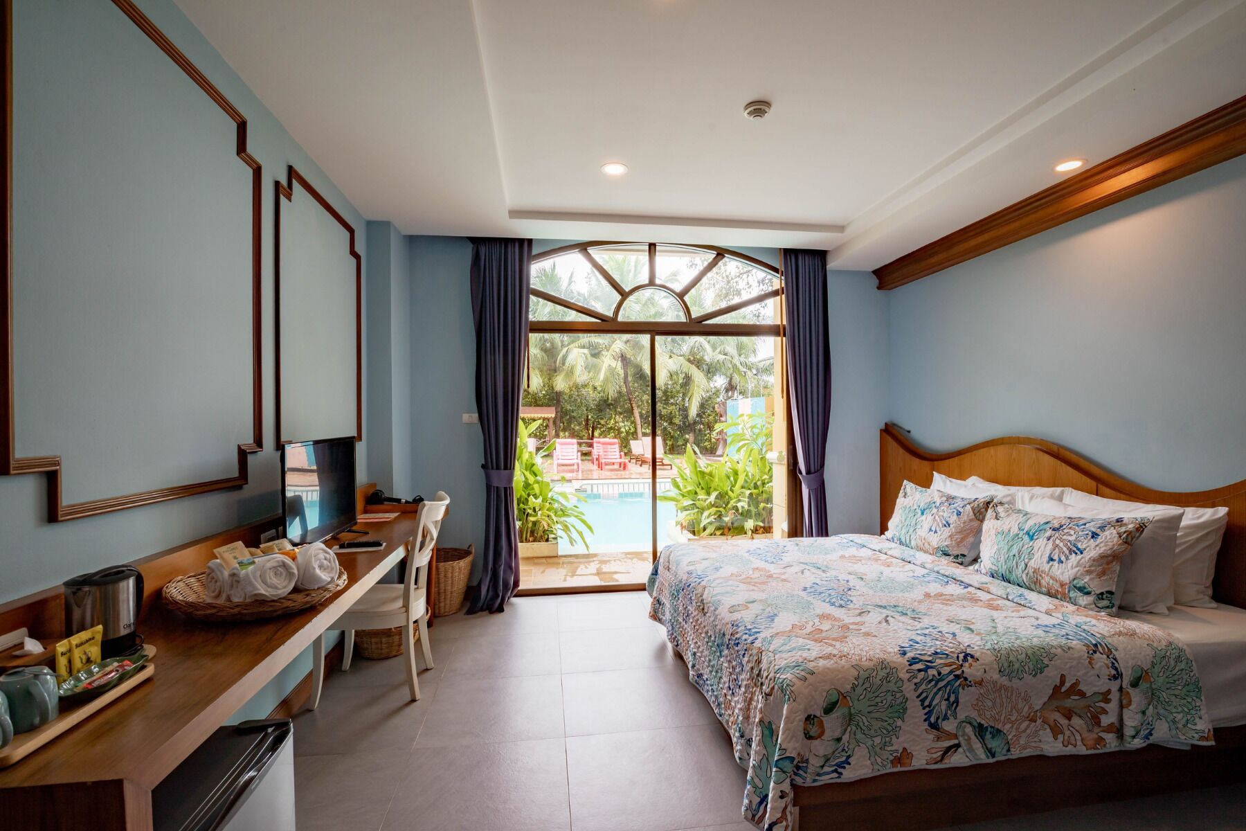 Premier Pool Access | Edredón, caja de seguridad en la habitación y cortinas blackout 