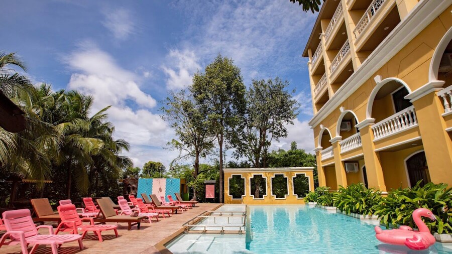 ROYAL PINEAPPLE HOTEL | A Welcome to Wealth and Good Fortune