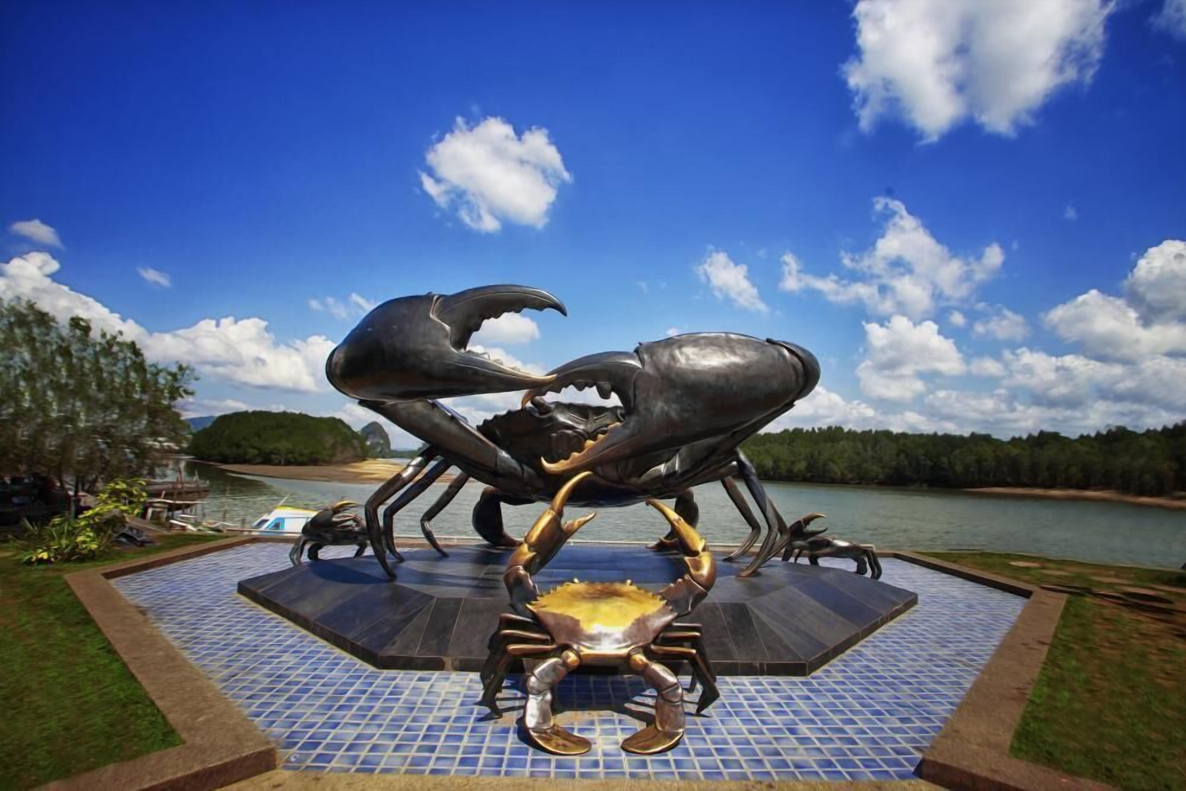 Foto - ROYAL PINEAPPLE HOTEL l a welcome to wealth and good fortune