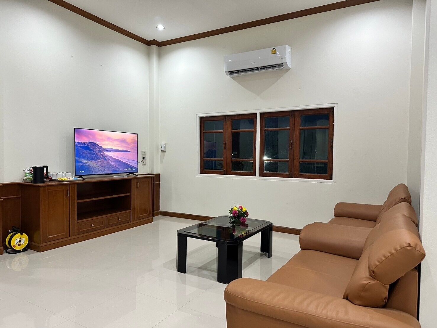 Villa with Private Pool | Área de estar | TV LCD