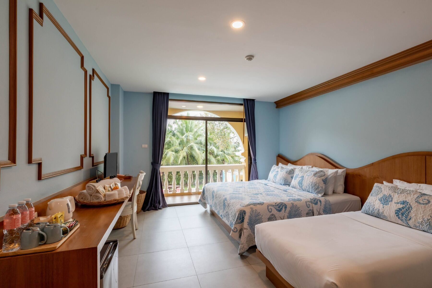 Foto - ROYAL PINEAPPLE HOTEL l a welcome to wealth and good fortune