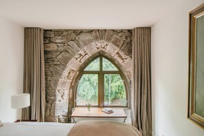 3 bedrooms, iron/ironing board, free WiFi, bed sheets - Interior Design Heaven - world class detailing and finishings (Crieff)