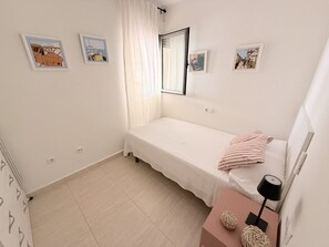 3 chambres, fer et planche à repasser, Wi-Fi, literie fournie