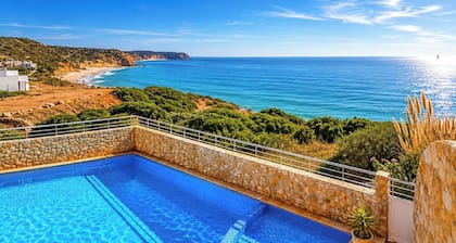 Simply Salema: Casa das Estevas, Beach Villa