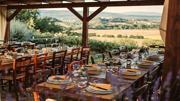 Outdoor dining