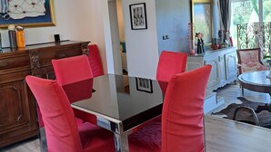 Dining - Villa Leglise Chafe plage d' Amorosa - Viana - pets welcome. (Chafé)