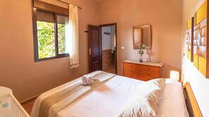 3 Schlafzimmer, Bügeleisen/Bügelbrett, Reisekinderbett, kostenloses WLAN
