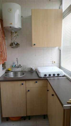 Fridge, microwave, cookware/dishes/utensils