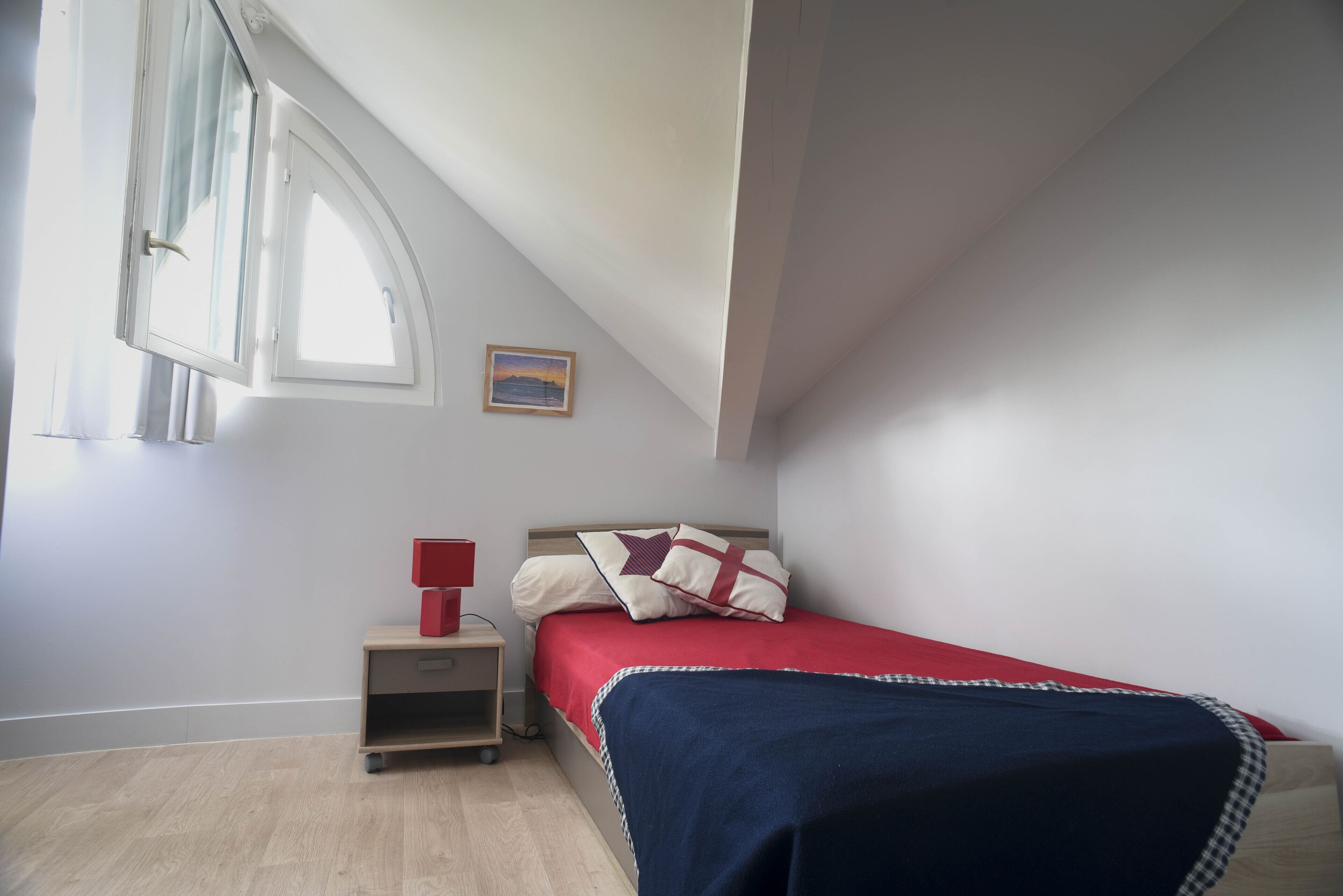 2 slaapkamers, een strijkplank/strijkijzer, reisbedje, wifi