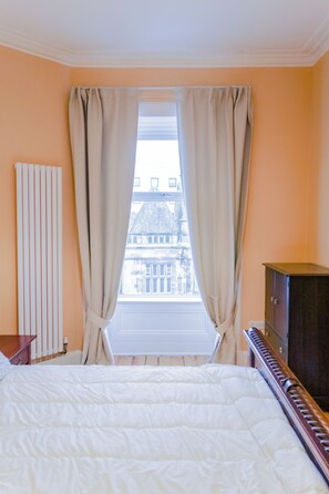 2 bedrooms, Internet, bed sheets