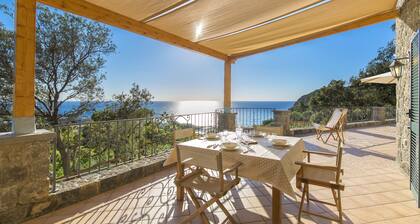 Luxury villa with panoramic hot tubes in Ischia, near Amalfi Coast