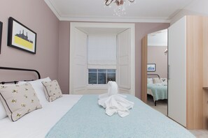 2 soverom, strykejern/-brett, internettilgang og sengetøy