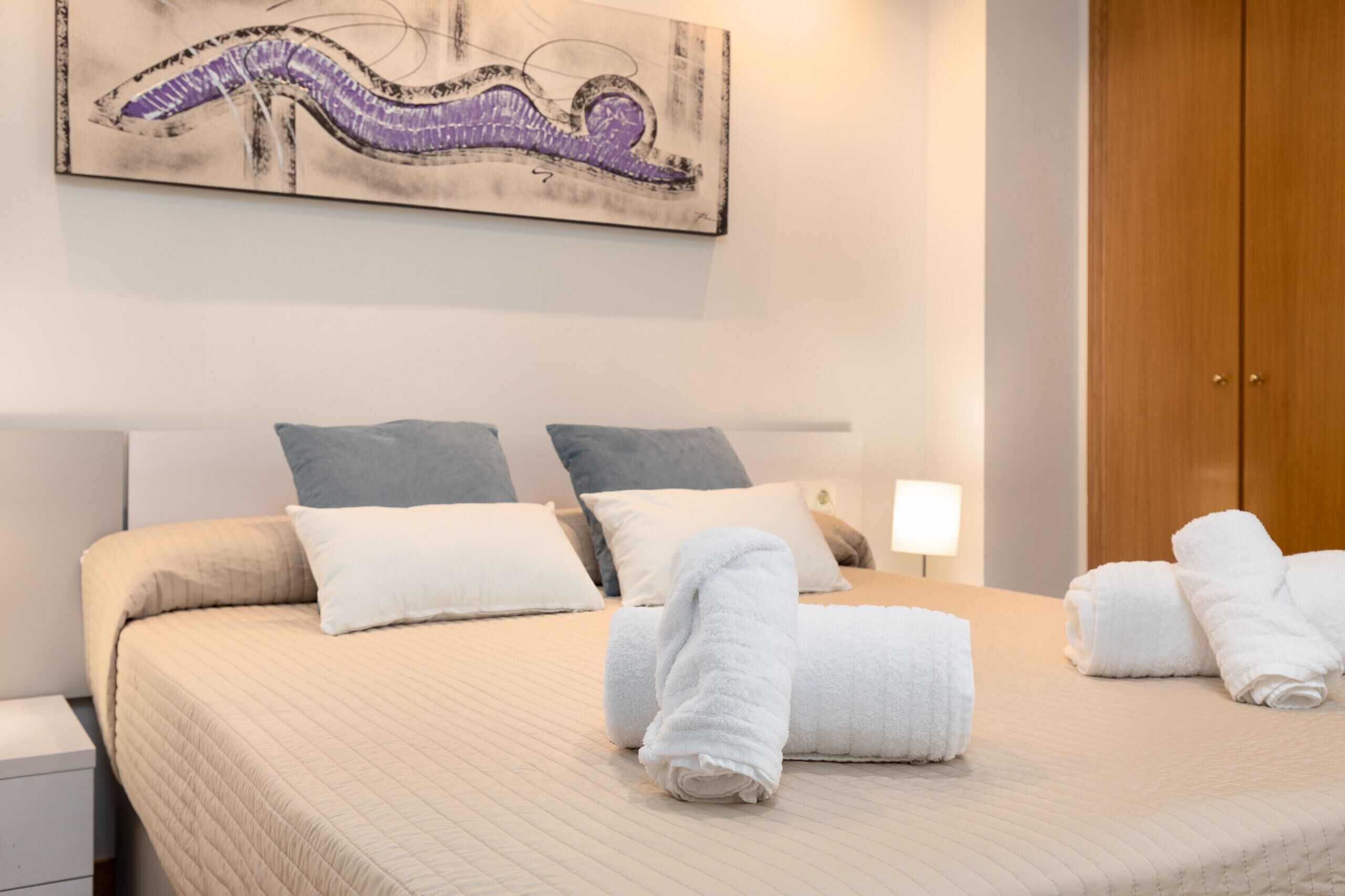 2 quartos, ferros/tábuas de passar roupa, Wi-Fi de cortesia