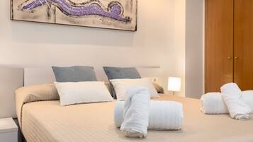 2 slaapkamers, een strijkplank/strijkijzer, gratis wifi, beddengoed