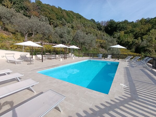 Outdoor pool - Two rooms Rosa, Cristina Farm, apartment in the countryside, relaxation and excursions (Castelnuovo Magra)