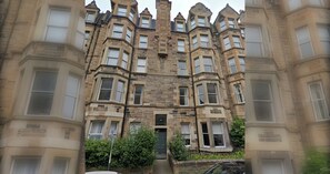 Exterior - Stylish Two Bed, Bruntsfield Apartment, Edinburgh (Edinburgh)