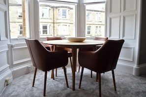 Dining - Stylish Two Bed, Bruntsfield Apartment, Edinburgh (Edinburgh)