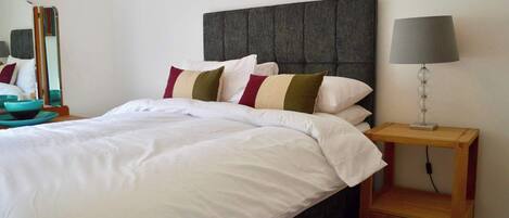 1 bedroom, iron/ironing board, Internet, bed sheets